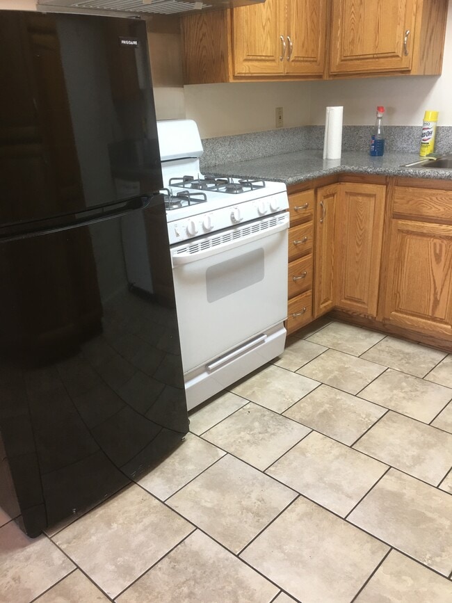 Building Photo - 574 Greystone Ln