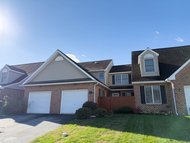Building Photo - 45 Spring Hill Ln
