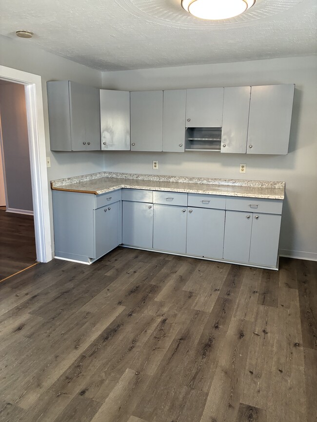 Building Photo - 1127 Mill St