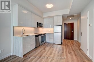 Building Photo - 60 Frederick St