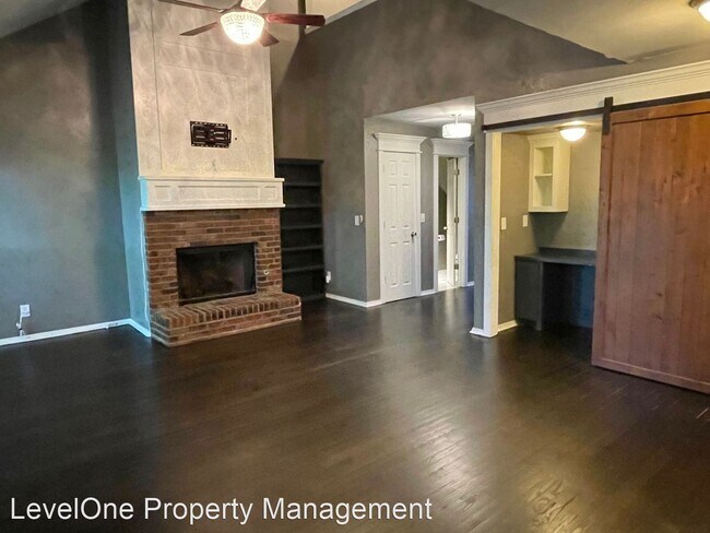 Building Photo - 2 br, 2.5 bath House - 313 Abilene Avenue