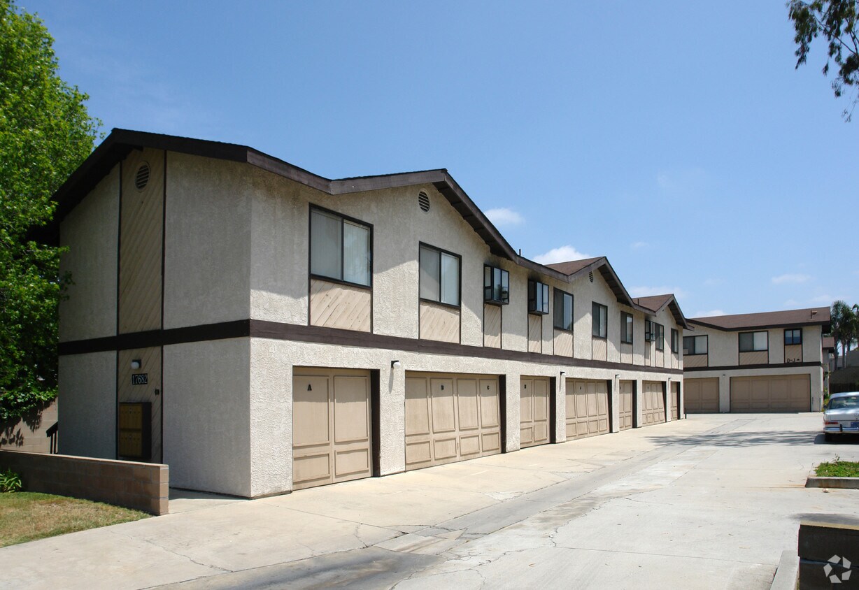 Primary Photo - 17682 Cameron St