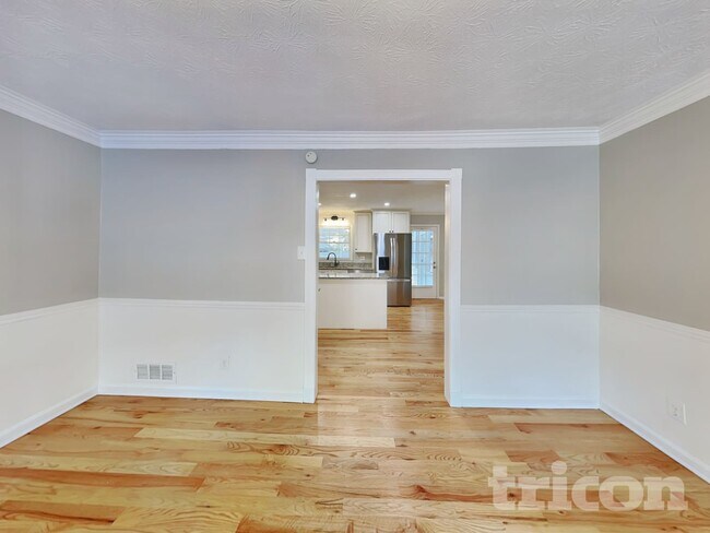 Foto del edificio - 361 Willow Glenn Dr