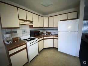 Building Photo - 522 Ridgewood Ave