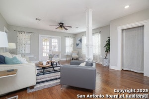 Building Photo - 420 W Lullwood Ave