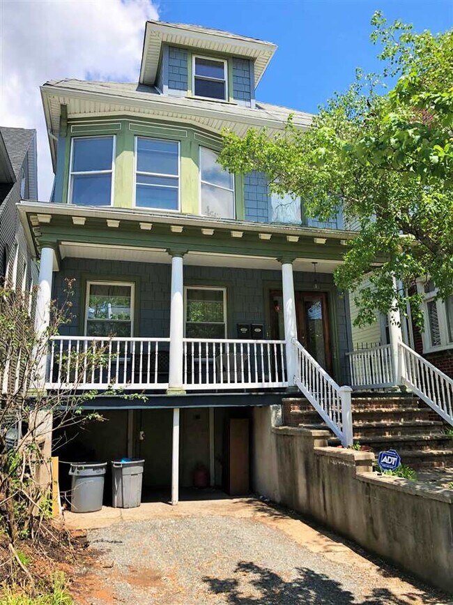 Foto del edificio - 236 Harrison Ave