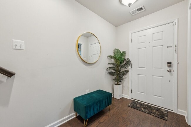 Building Photo - 7119 Rowlock Aly