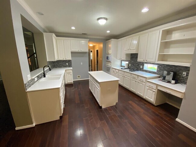 Building Photo - 25610 Valley Springs Pl