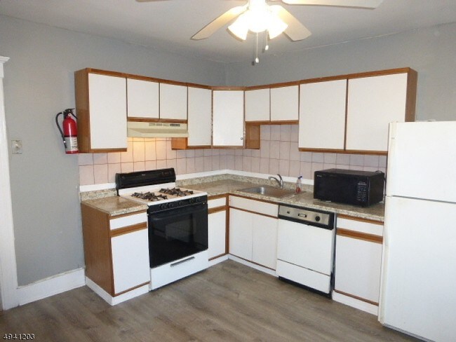 Foto del edificio - 57 Ridge Ave