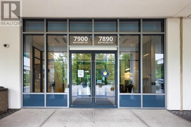 Photo du bâtiment - 7890 Bathurst St