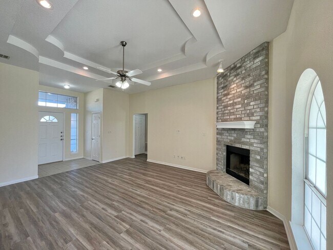 Building Photo - Viewable March 15th!