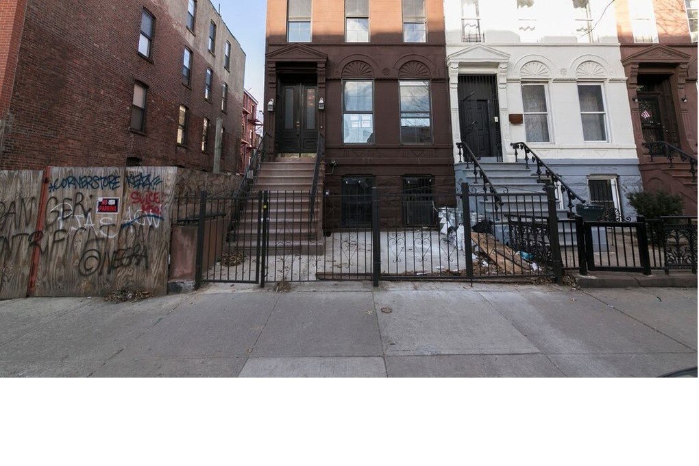 Primary Photo - 1513 Pacific St