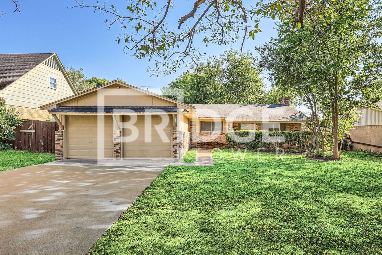 Foto principal - 802 Poinsettia Dr