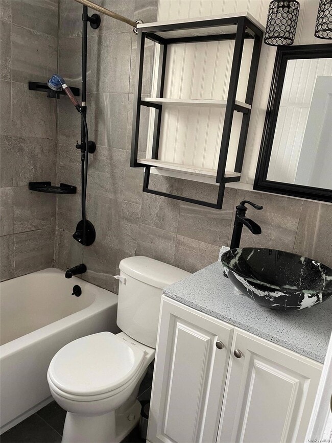 Building Photo - 119-39 194th St