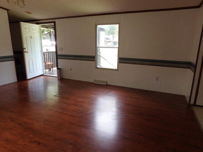 Building Photo - 673 Co Rd 135