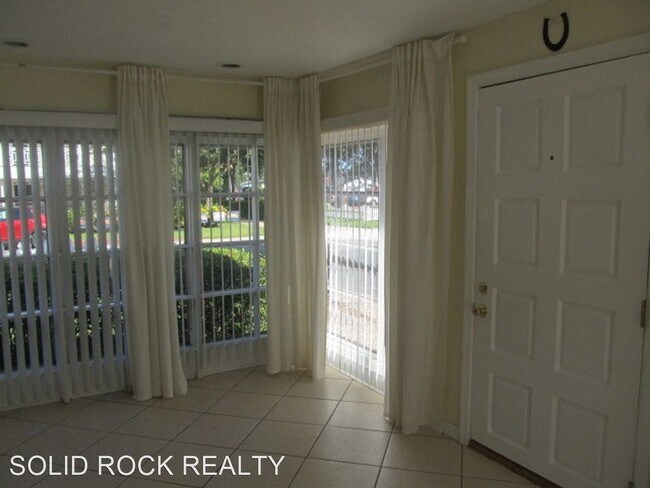 Foto del edificio - 2 br, 1 bath House - 228 W Warren Ave
