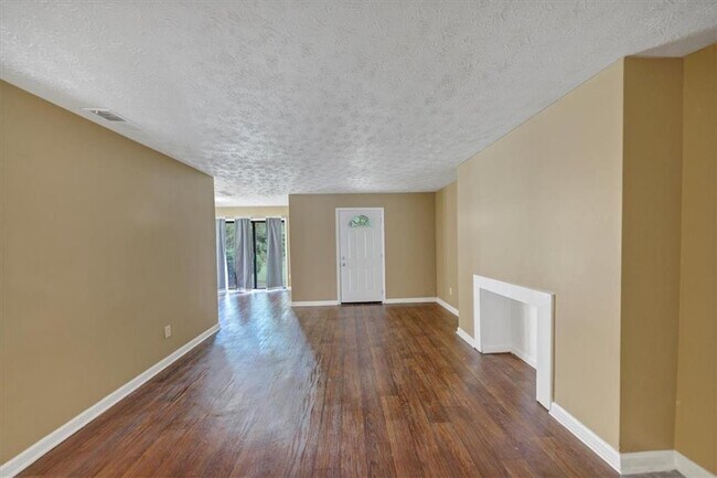 Foto del edificio - 3575 Oakvale Rd