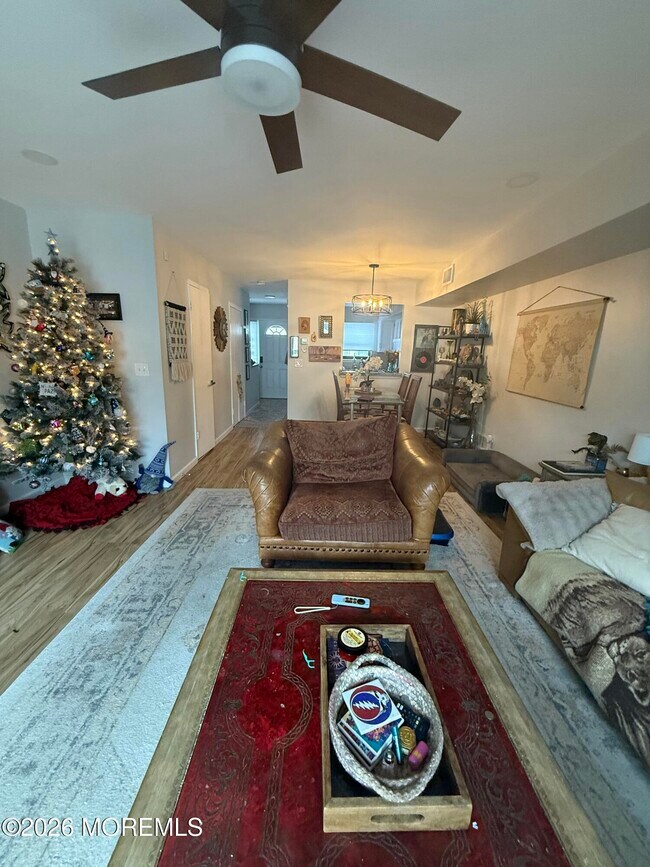 Building Photo - 51 Queens Way