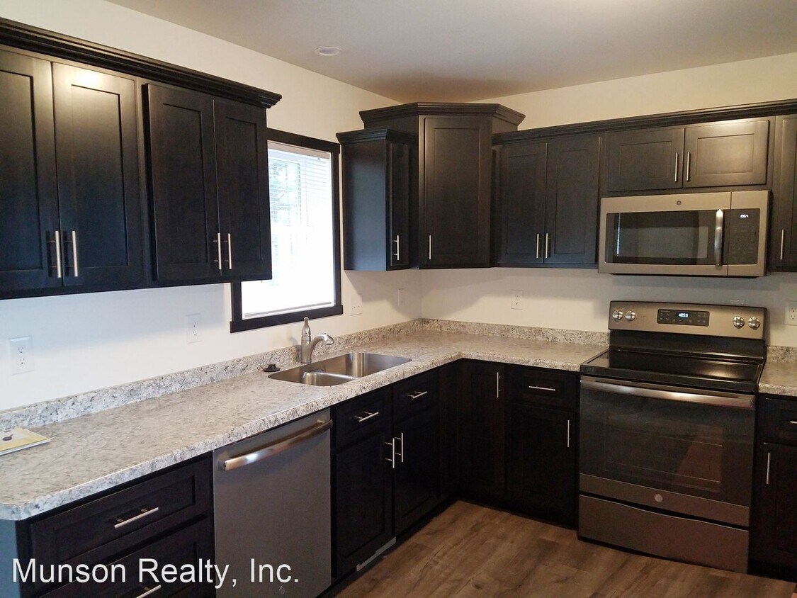 Primary Photo - 4 br, 3 bath House - 1607 Maple Drive