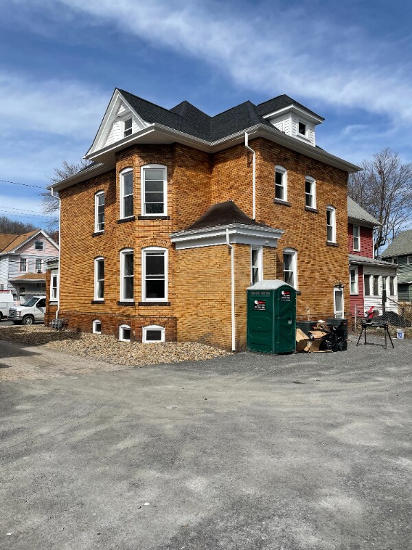 Building Photo - 341 Park St