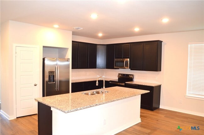 Building Photo - 1911 Meridian Lp