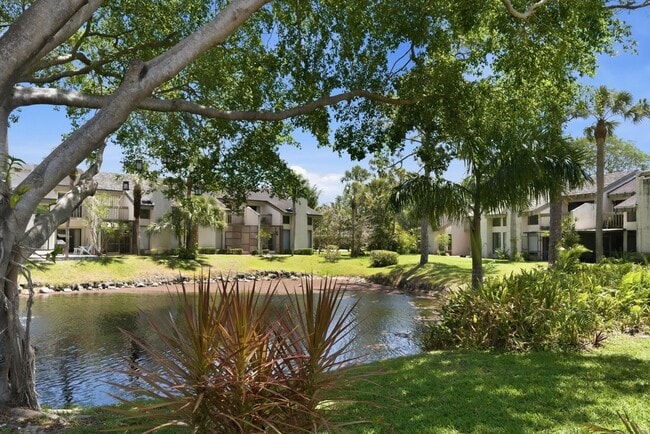 Building Photo - 6075 Glendale Dr