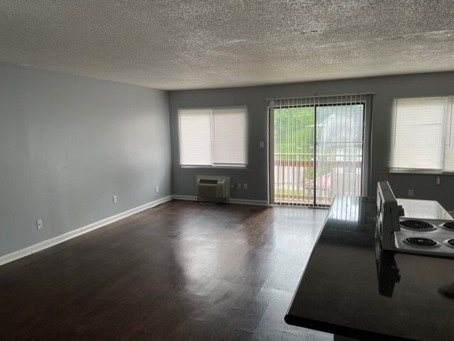 Building Photo - 507 London Acres Dr