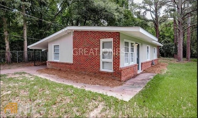 Building Photo - 2132 Lamore Dr
