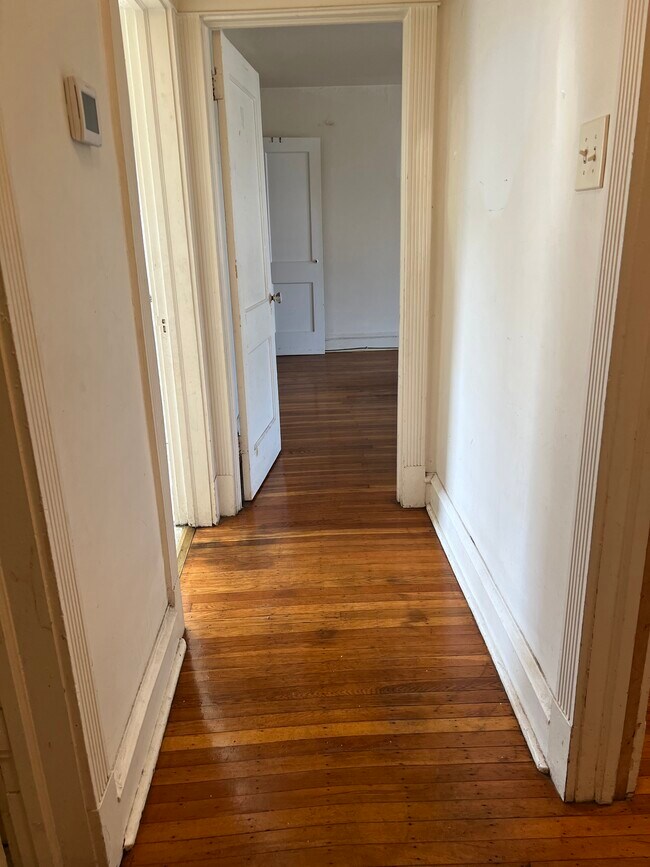 Hallway - 208 Ashby Rd