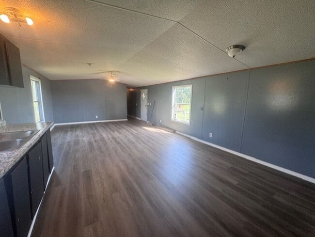 Building Photo - 58 Lakewater Dr
