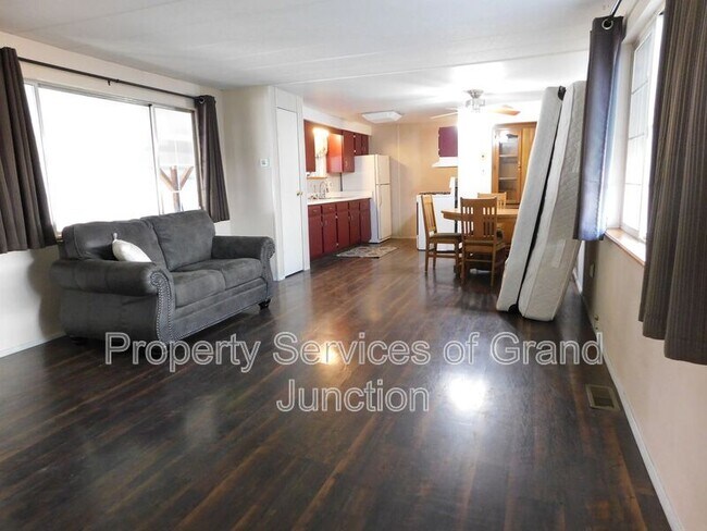 Foto del edificio - 2954 1/2 Cedar Place