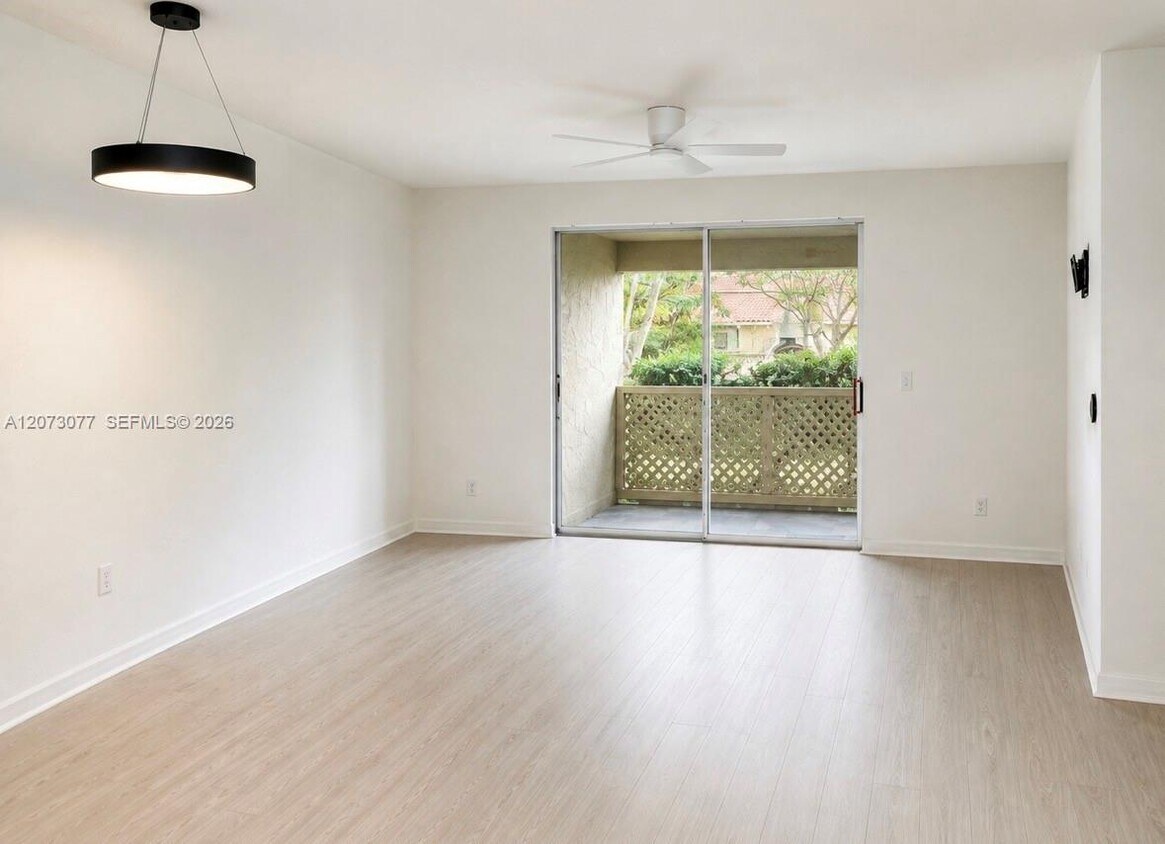 Foto del edificio - 18316 NW 68th Ave
