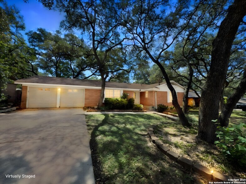 Foto principal - 11022 Dreamland Dr