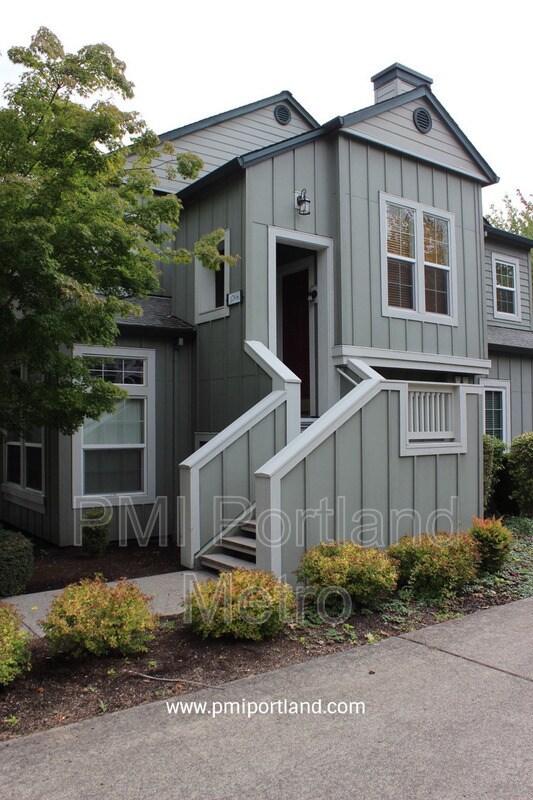 Building Photo - 1766 NE Ashberry Dr
