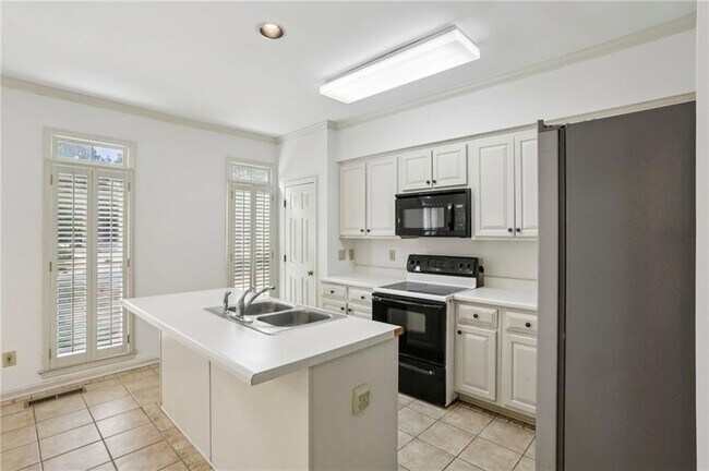 Foto del edificio - 2562 Oakwood Trce