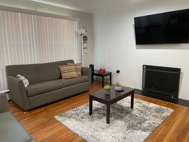 Foto del edificio - Spacious 4BR ranch in Kirkwood Area - Full...