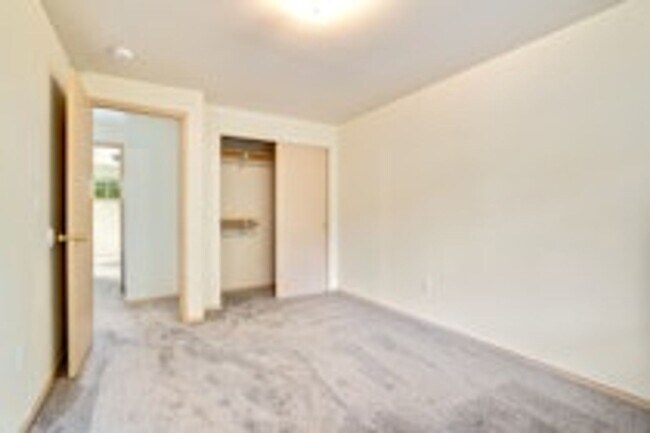 Foto del edificio - 3bd/2ba Duplex in Puyallup