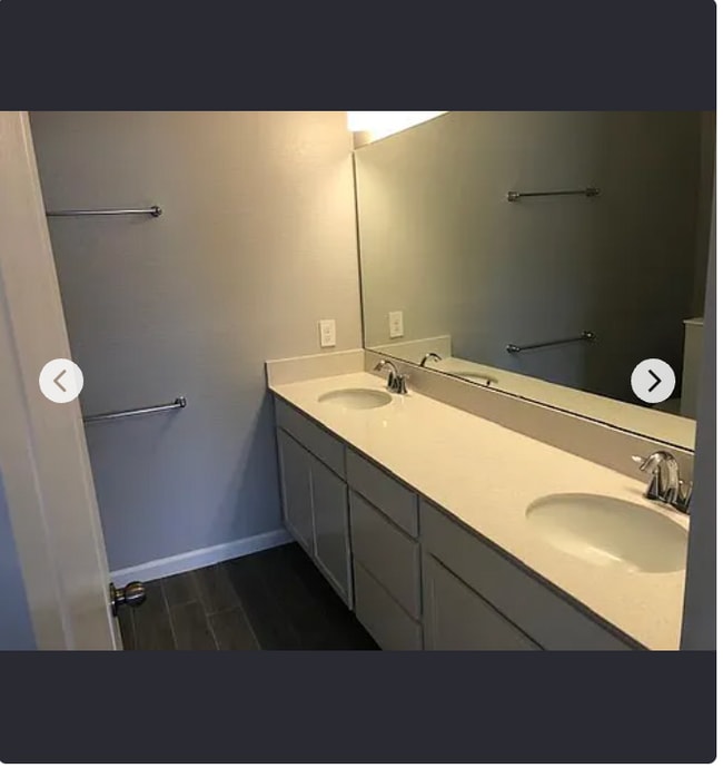 Foto del edificio - 327 Cape Honeysuckle Pl