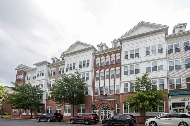 Building Photo - 191 Somervelle St