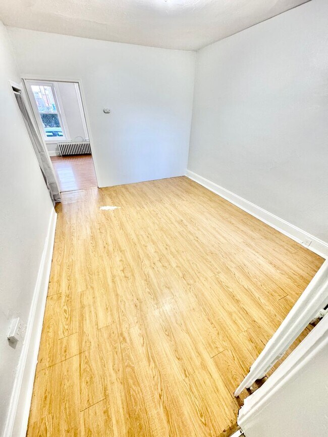 Foto del edificio - 445-447 West Linden Street