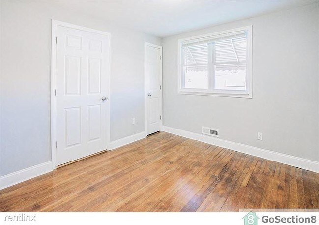 Building Photo - 3 br, 2 bath House - 1817 Merritt Blvd