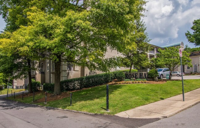 Building Photo - Rose Hall 2 bedroom condo, convenient loca...