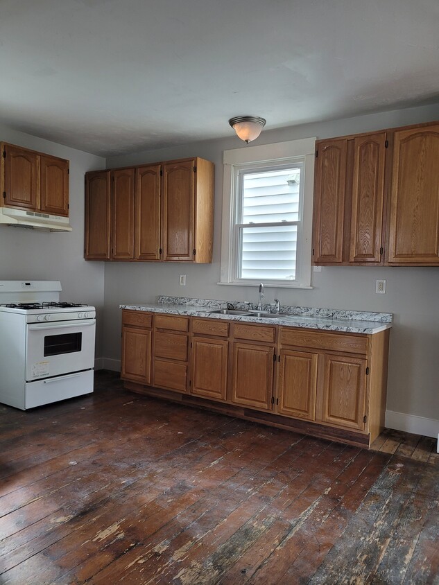 Primary Photo - 207 York St