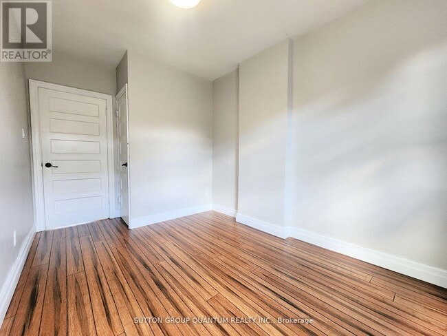 Building Photo - 291 Roncesvalles Ave