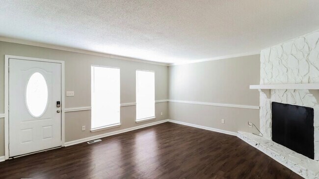 Building Photo - 6407 Tyler Loop Rd