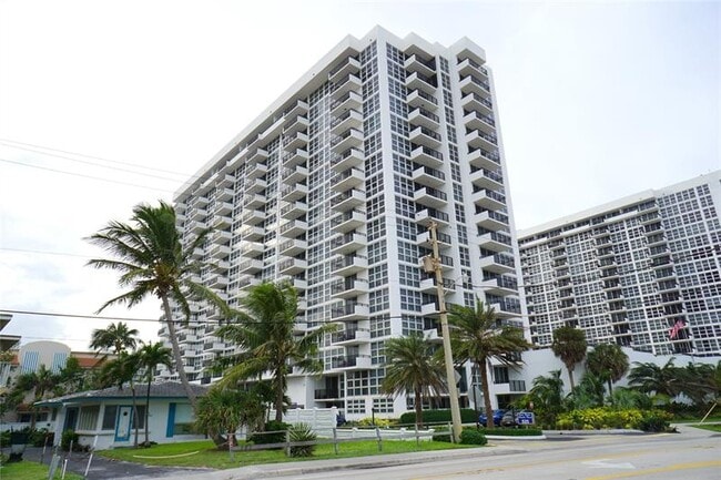 Building Photo - 525 N Ocean Blvd