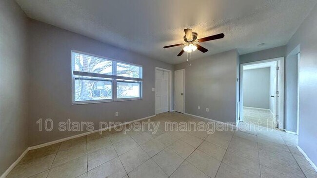 Foto del edificio - 3048 Brookview Ave