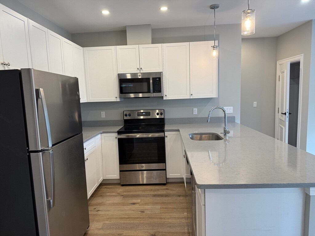 Foto principal - 3 Burke Ln