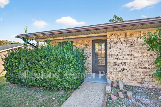 Foto del edificio - 3014 Jennifer Ave