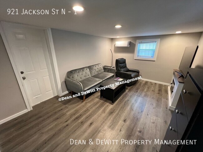 Foto del edificio - 921 Jackson St N